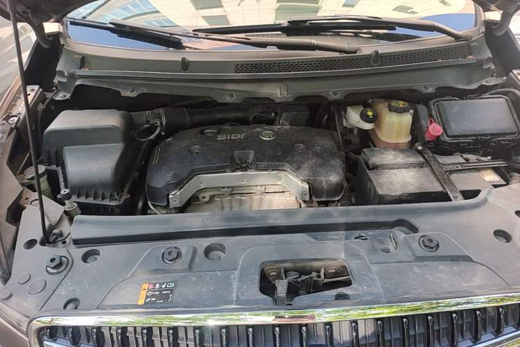 Used Buick GL8 2017 25S Prestige Version China V Standard Engine Bay