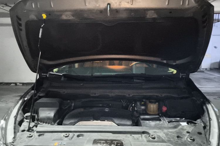 Used Buick GL8 2017 25S Comfort Version China V Standard Engine Bay