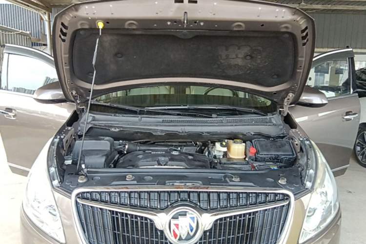 Used Buick GL8 2017 25S Prestige Version China V Standard Engine Bay