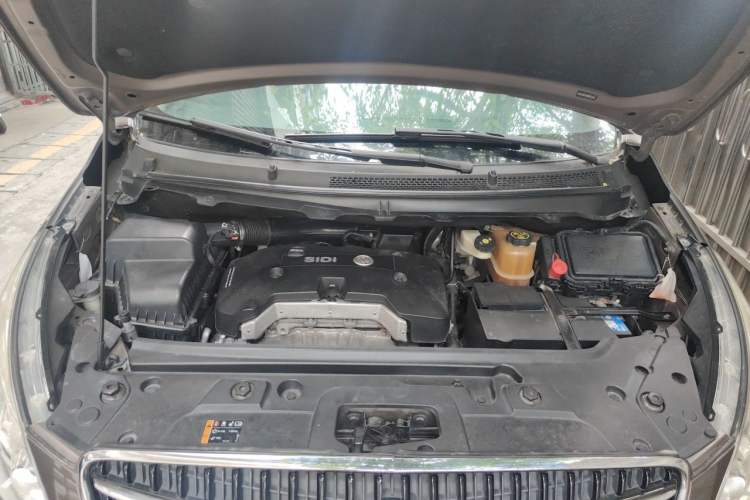 Used Buick GL8 2017 25S Luxury Version China V Standard Engine Bay