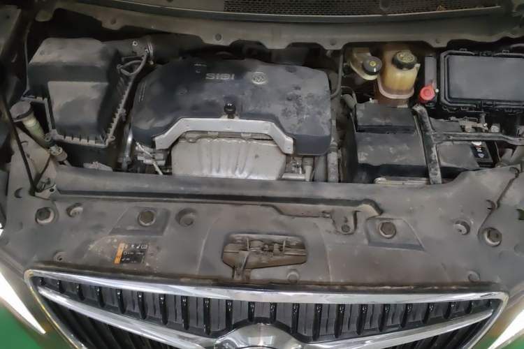Used Buick GL8 2017 25S Prestige Version China V Standard Engine Bay