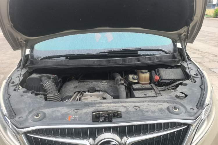 Used Buick GL8 2017 ES 28T Luxury Model China V Standard Engine Bay