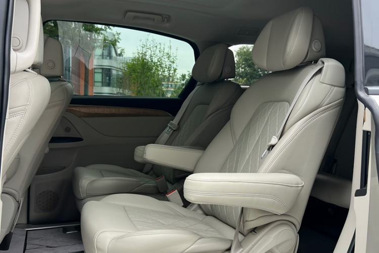Used Buick GL8 2017 ES 28T Comfort Model China V Standard Exterior 1