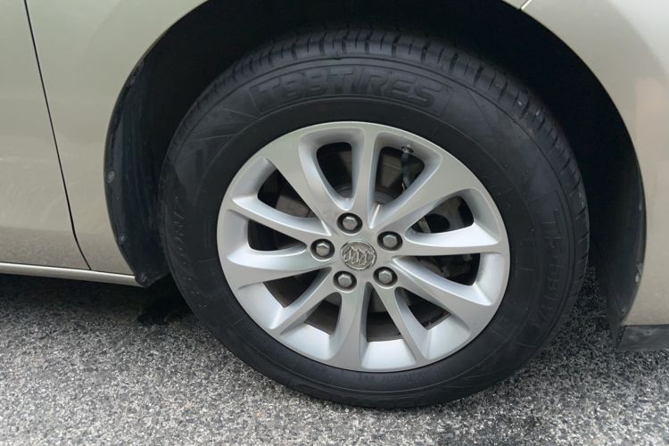 Used Buick GL8 2017 ES 28T Comfort Model China V Standard Exterior 2