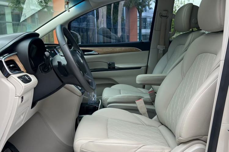 Used Buick GL8 2017 ES 28T Comfort Model China V Standard Exterior 3