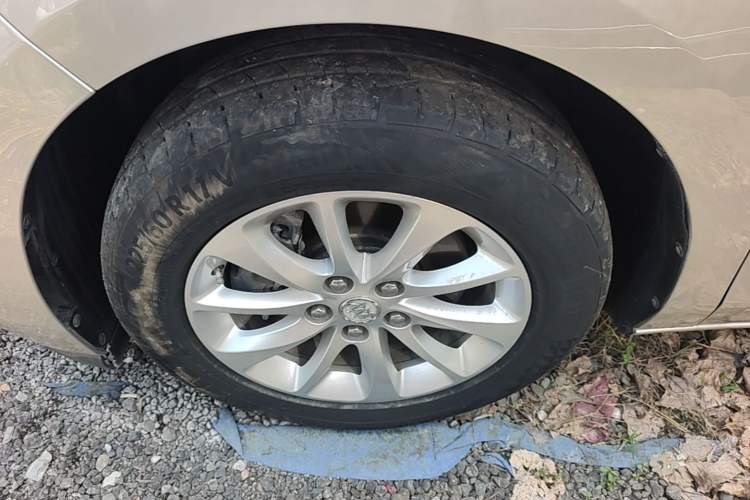 Used Buick GL8 2017 ES 28T Comfort Model China V Standard Exterior 4