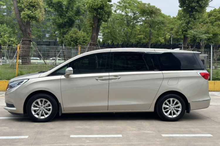 Used Buick GL8 2017 ES 28T Comfort Model China V Standard Exterior 4