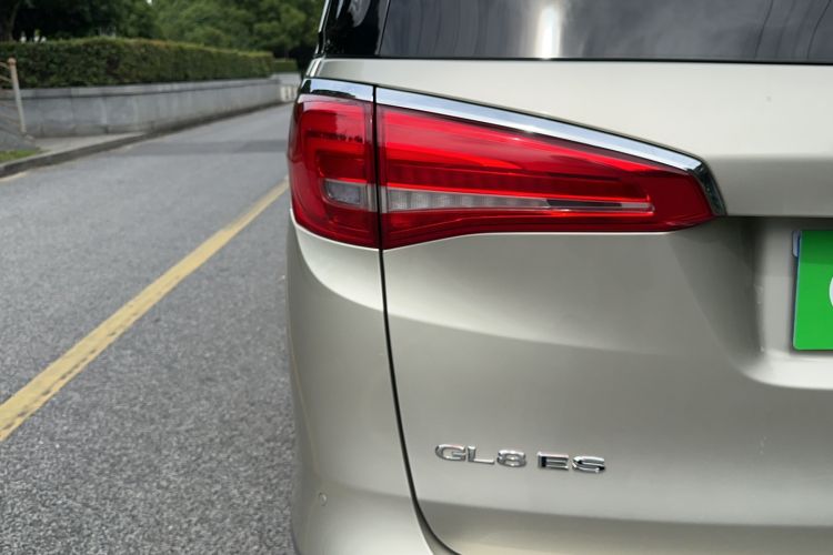 Used Buick GL8 2017 ES 28T Comfort Model China V Standard Exterior 5