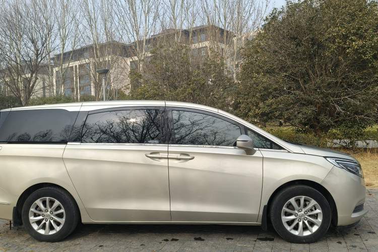 Used Buick GL8 2017 ES 28T Premium Version China V Standard Exterior 6