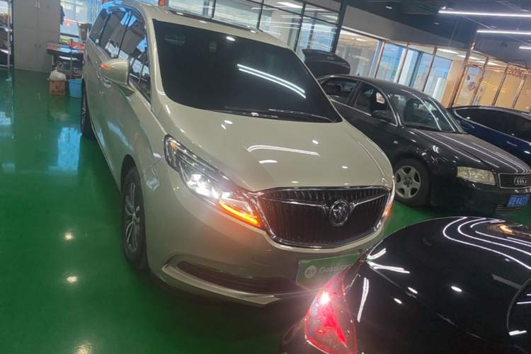 Used Buick GL8 2017 ES 28T Luxury Model China V Standard Front