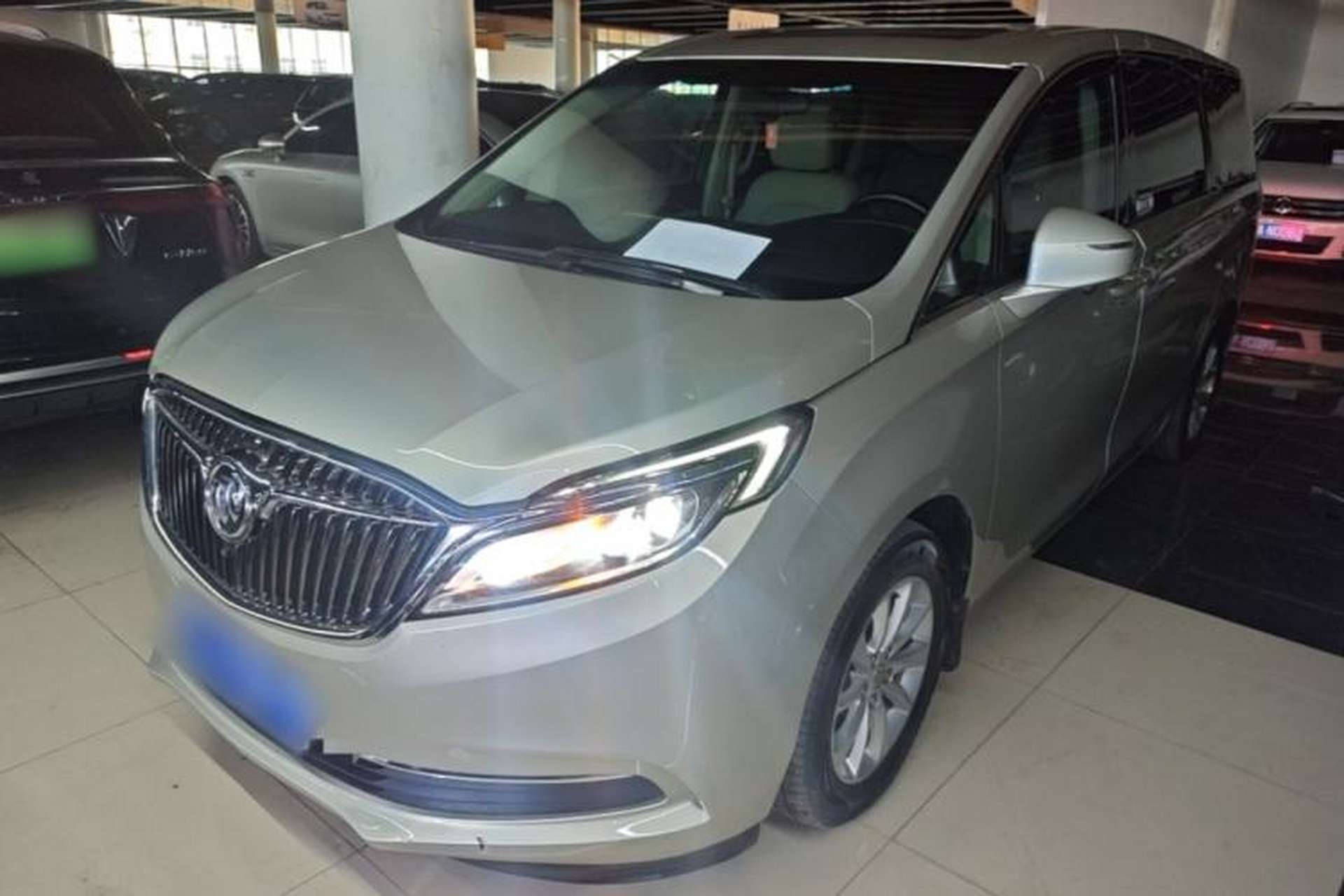 Used Buick GL8 2017 ES 28T Comfort Model China V Standard Front Left 45 Deg
