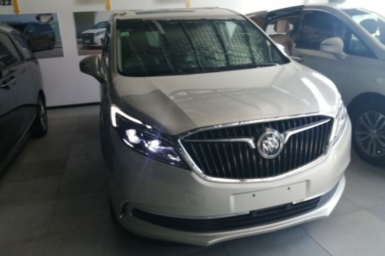 Used Buick GL8 2017 ES 28T Luxury Model China V Standard Front Right 45 Deg