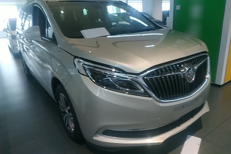 Used Buick GL8 2017 ES 28T Luxury Model China V Standard Front Right 45 Deg