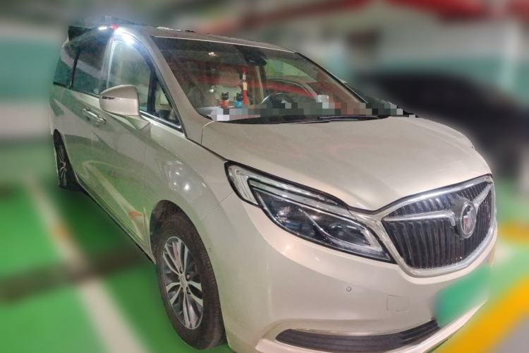 Used Buick GL8 2017 ES 28T Flagship Model China V Standard Front Right 45 Deg