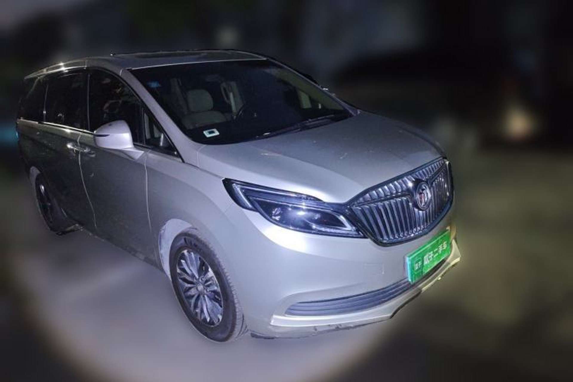 Used Buick GL8 2017 ES 28T Luxury Model China V Standard Front Right 45 Deg