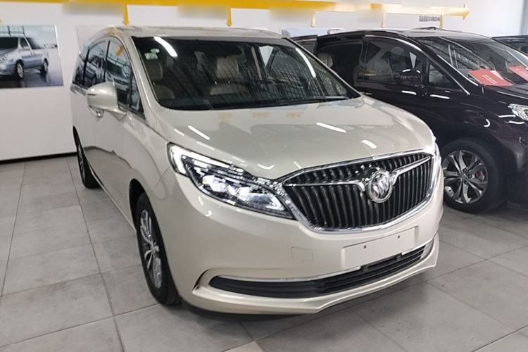 Used Buick GL8 2017 ES 28T Luxury Model China V Standard Front Right 45 Deg