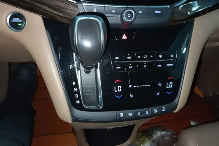 Used Buick GL8 2017 ES 28T Luxury Model China V Standard Gear Lever