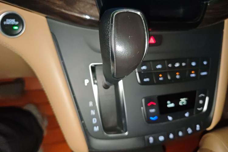 Used Buick GL8 2017 ES 28T Premium Version China V Standard Gear Lever