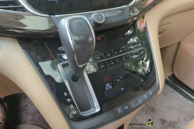 Used Buick GL8 2017 ES 28T Luxury Model China V Standard Gear Lever