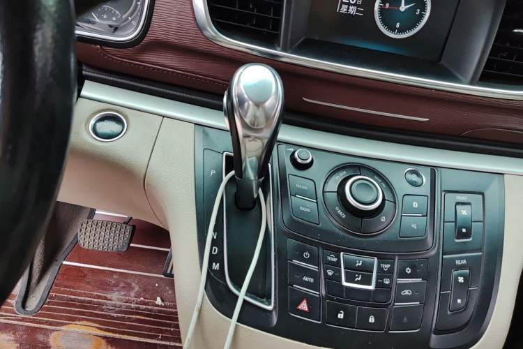 Used Buick GL8 2017 25S Luxury Version China V Standard Gear Lever