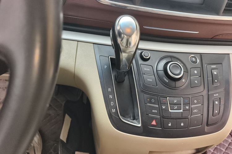 Used Buick GL8 2017 25S Luxury Version China V Standard Gear Lever