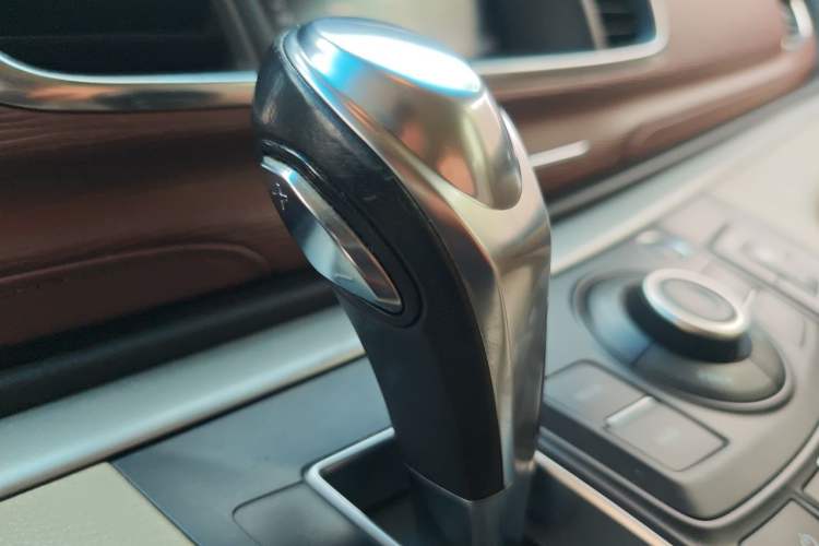 Used Buick GL8 2017 25S Luxury Version China V Standard Gear Lever