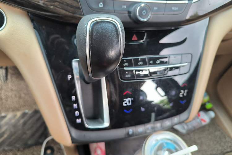 Used Buick GL8 2017 ES 28T Luxury Model China V Standard Gear Lever