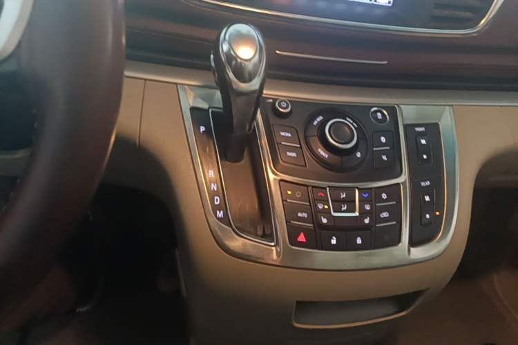 Used Buick GL8 2017 25S Prestige Version China V Standard Gear Lever