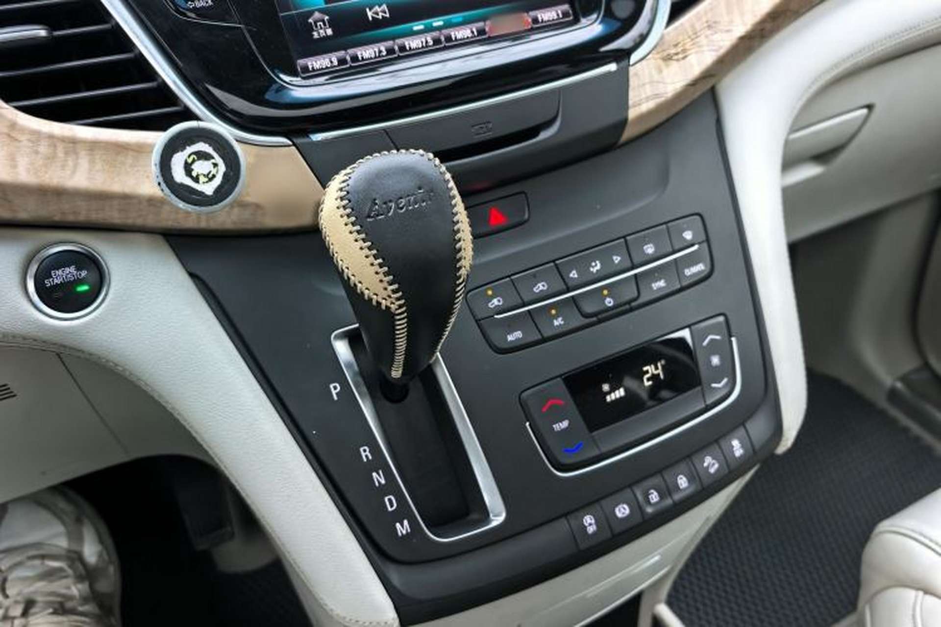 Used Buick GL8 2017 ES 28T Comfort Model China V Standard Gear Lever