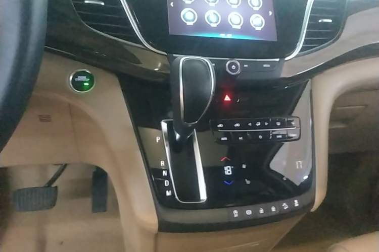 Used Buick GL8 2017 ES 28T Luxury Model China V Standard Gear Lever