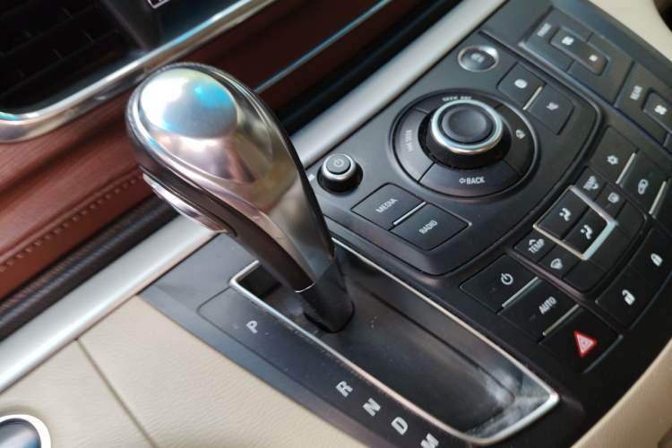 Used Buick GL8 2017 25S Luxury Version China V Standard Gear Lever