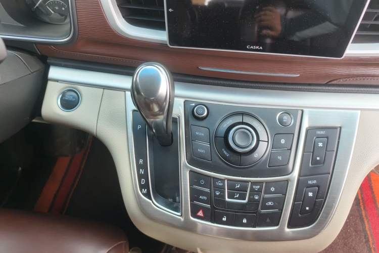 Used Buick GL8 2017 25S Luxury Version China V Standard Gear Lever