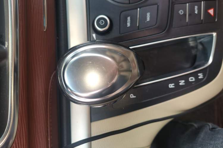 Used Buick GL8 2017 25S Luxury Version China V Standard Gear Lever