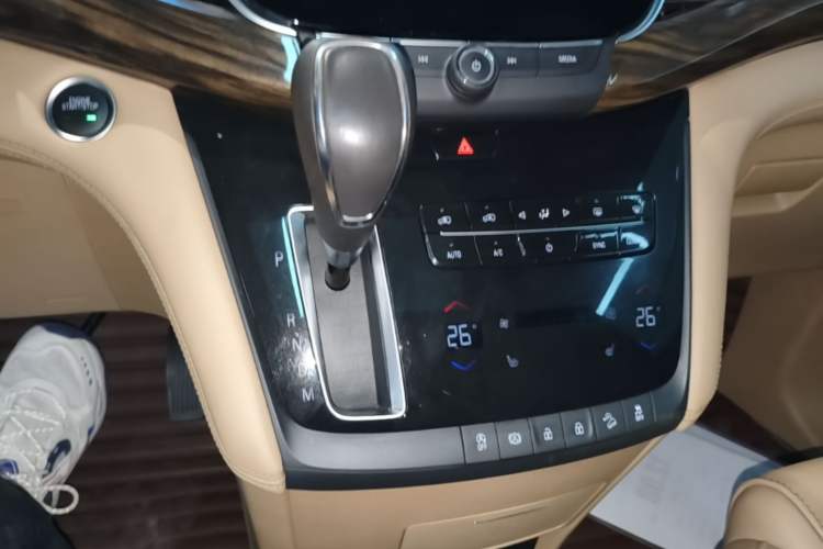Used Buick GL8 2017 ES 28T Luxury Model China V Standard Gear Lever