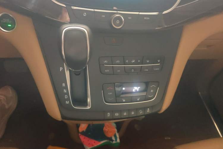 Used Buick GL8 2017 ES 28T Premium Version China V Standard Gear Lever
