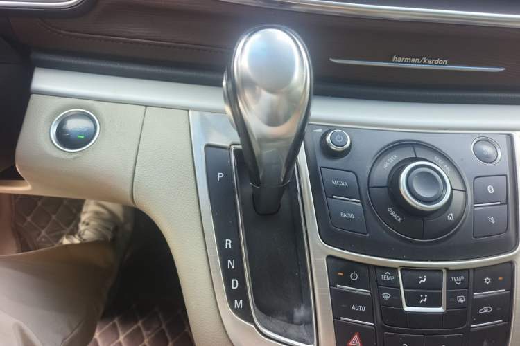Used Buick GL8 2017 25S Luxury Version China V Standard Gear Lever