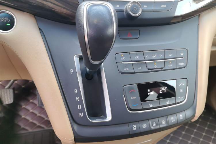 Used Buick GL8 2017 ES 28T Premium Version China V Standard Gear Lever