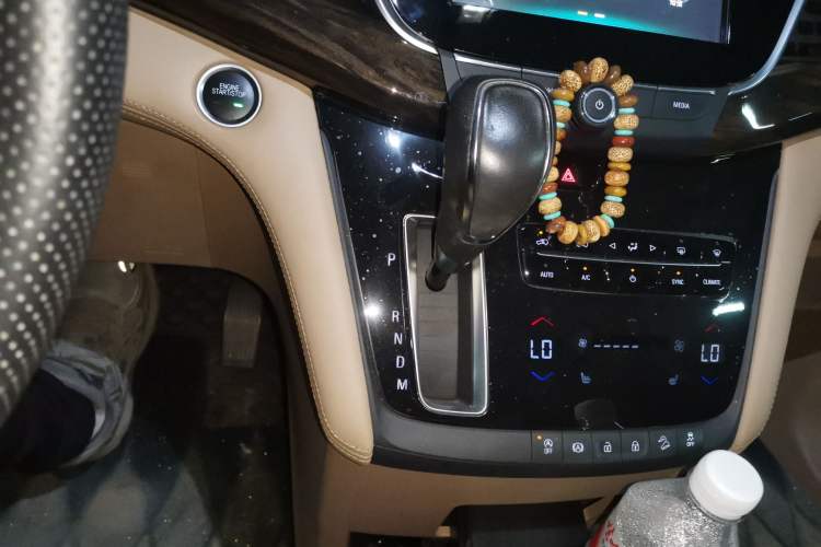 Used Buick GL8 2017 ES 28T Luxury Model China V Standard Gear Lever