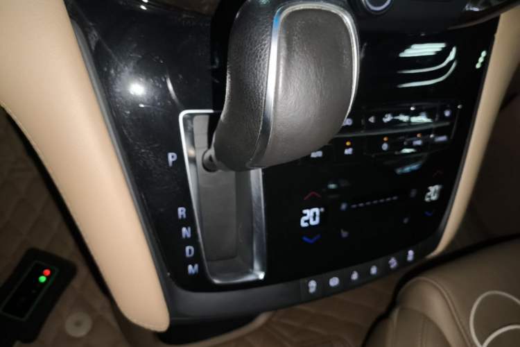 Used Buick GL8 2017 ES 28T Luxury Model China V Standard Gear Lever