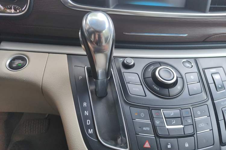 Used Buick GL8 2017 25S Luxury Version China V Standard Gear Lever