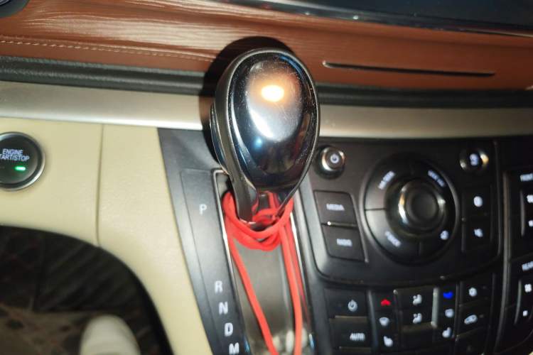 Used Buick GL8 2017 25S Prestige Version China V Standard Gear Lever