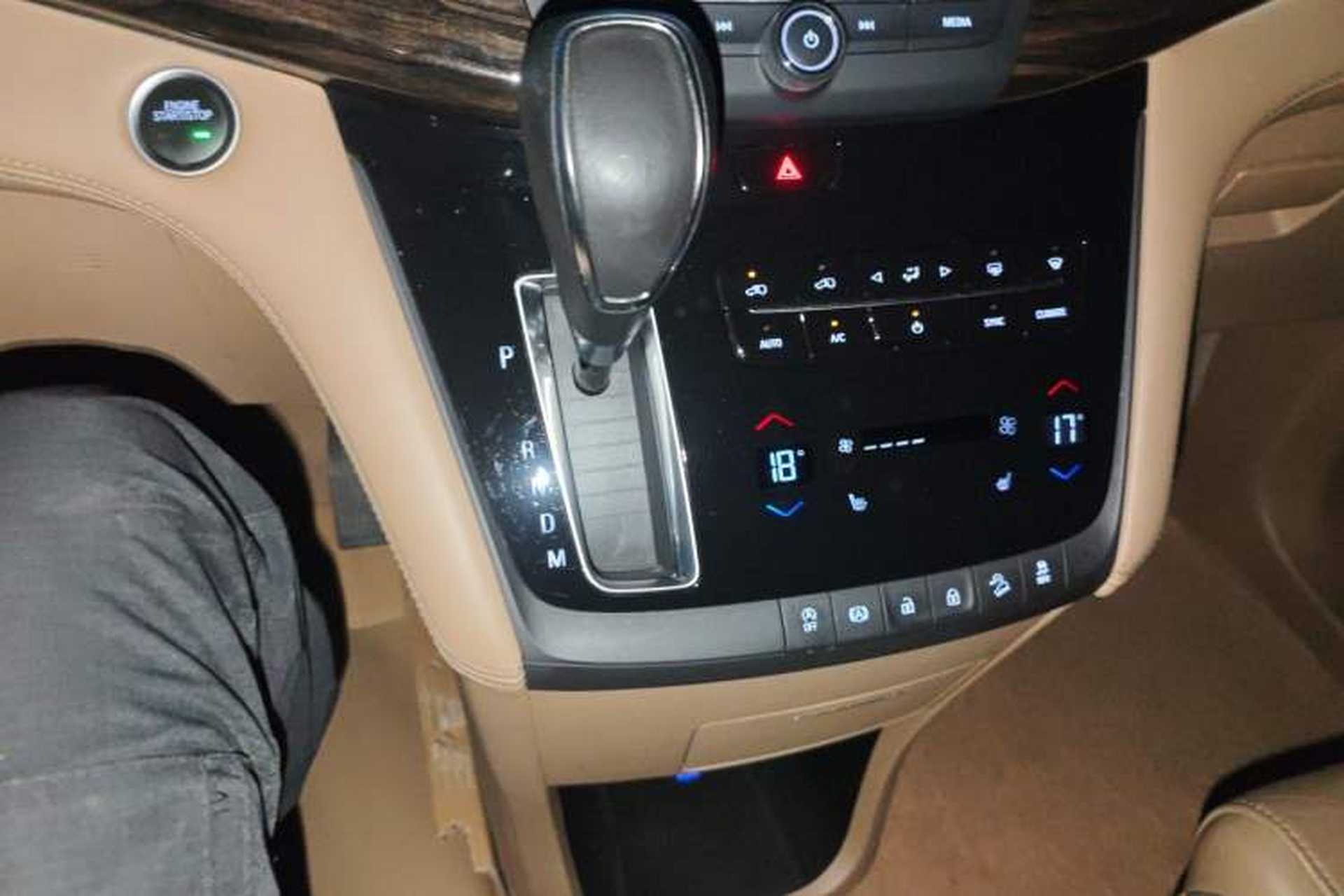 Used Buick GL8 2017 ES 28T Luxury Model China V Standard Gear Lever