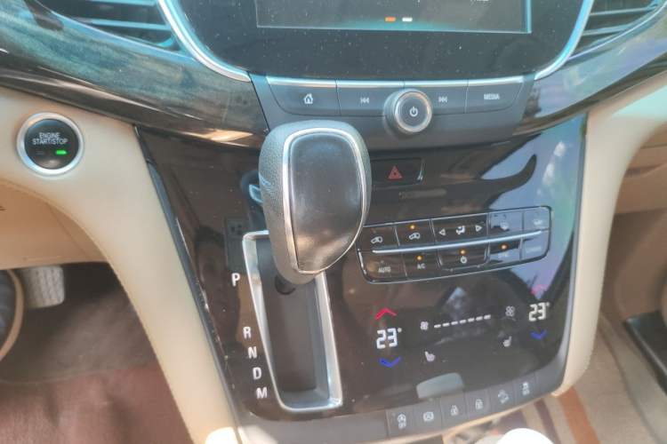 Used Buick GL8 2017 ES 28T Luxury Model China V Standard Gear Lever