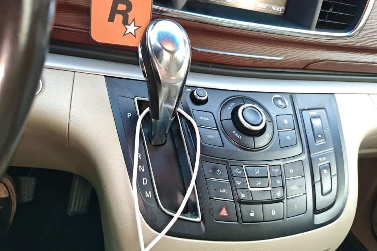 Used Buick GL8 2017 25S Prestige Version China V Standard Gear Lever