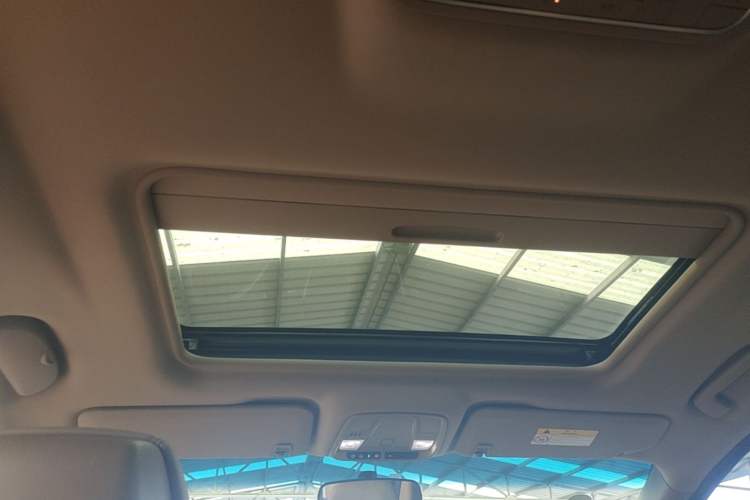 Used Buick GL8 2017 ES 28T Premium Version China V Standard Headliner