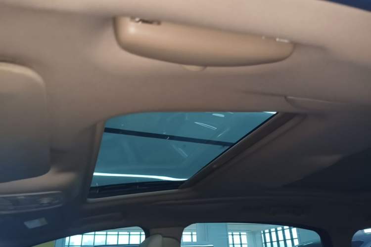Used Buick GL8 2017 ES 28T Luxury Model China V Standard Headliner
