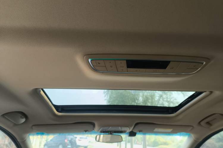 Used Buick GL8 2017 ES 28T Premium Version China V Standard Headliner