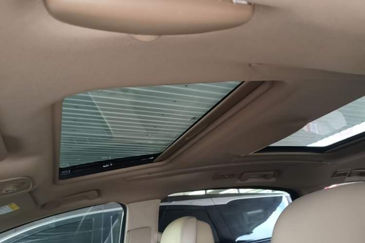 Used Buick GL8 2017 ES 28T Flagship Model China V Standard Headliner