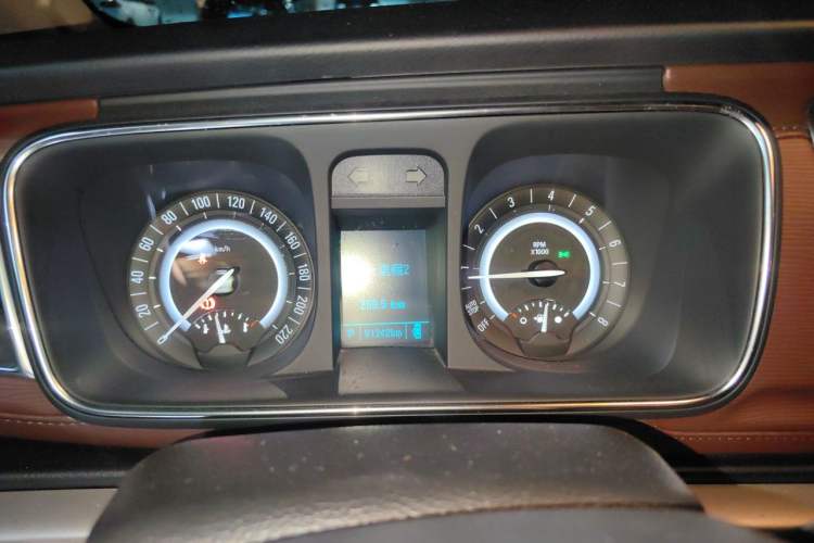 Used Buick GL8 2017 25S Comfort Version China V Standard Instrument Cluster