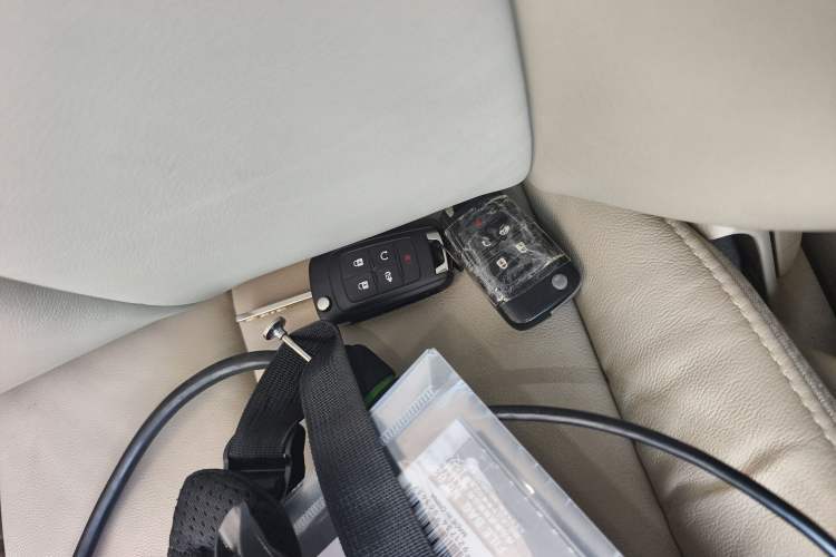 Used Buick GL8 2017 25S Luxury Version China V Standard Interior 1